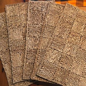 5 WICKER INDOOR/OUTDOOR PLACEMATS